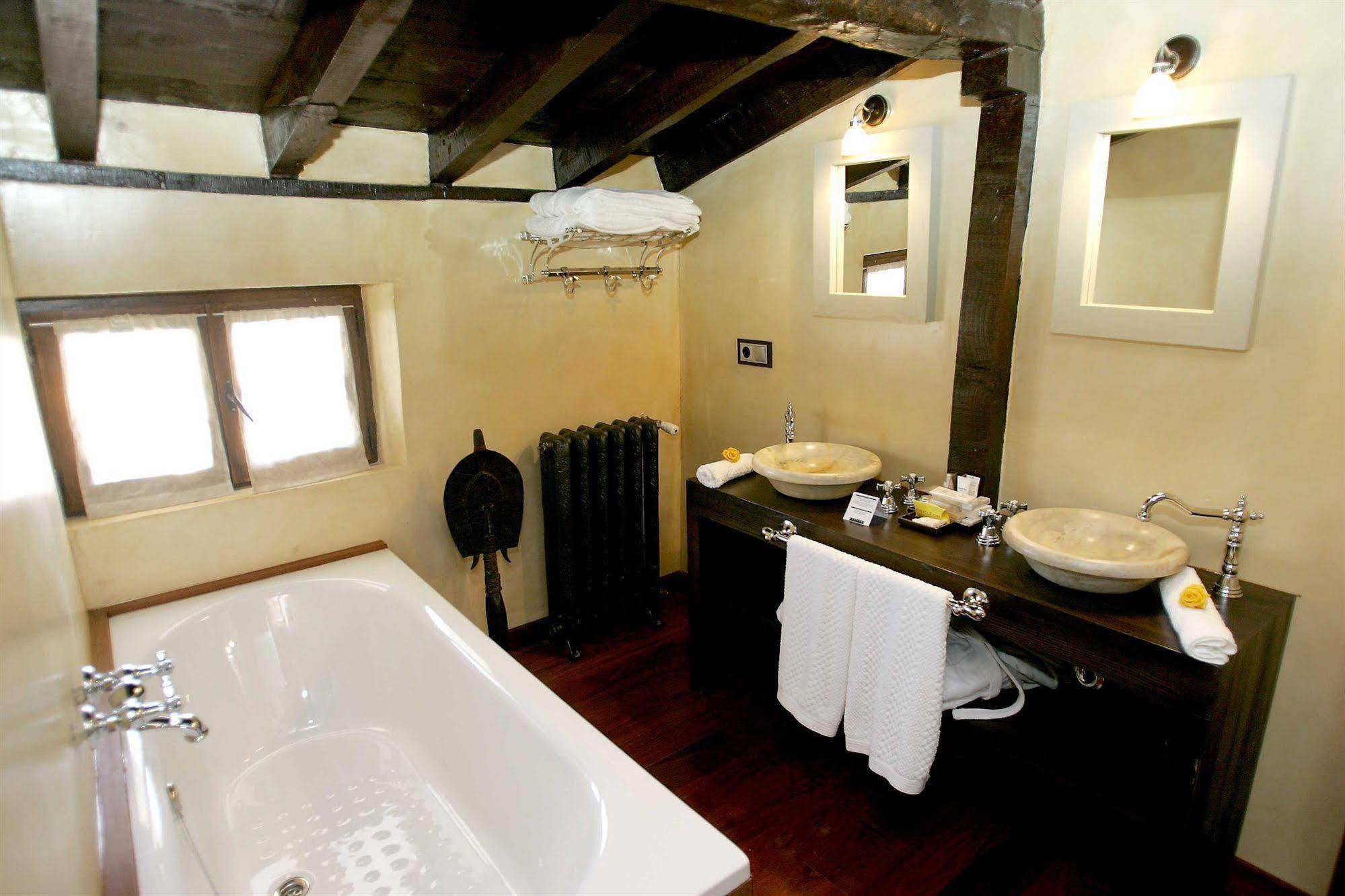 Hotel Boutique Valle de Oca Villanasur-Río de Oca Extérieur photo